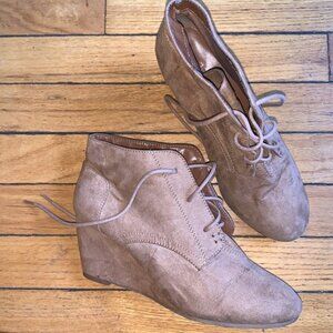 Suede Leather Wedge Booties Tan Brown Women's Size 8.5